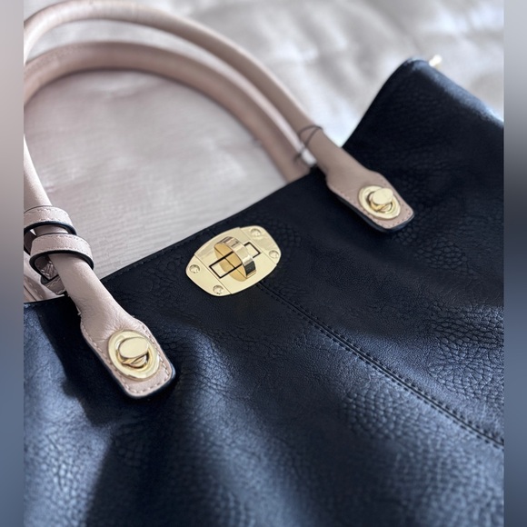 NWT Black Pebbled 3 in 1 Tote Set Crossbody Strap + Coin Wallet + Large Pouch. - Picture 8 of 13